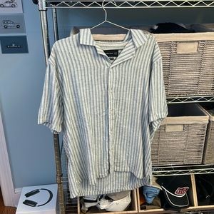 Linen Men’s Button-up Tee